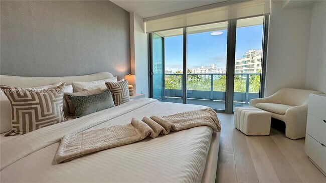 Building Photo - 9201 E Bay Harbor Dr