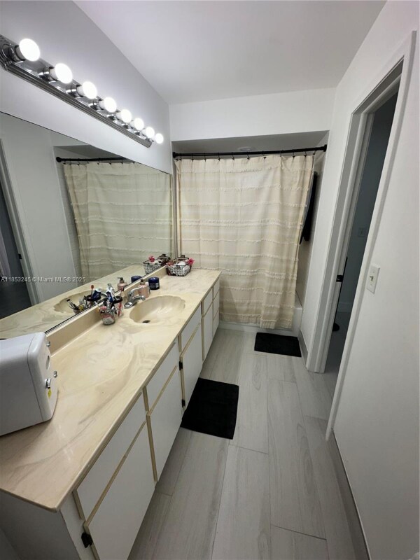 Building Photo - 8660 SW 149th Ave