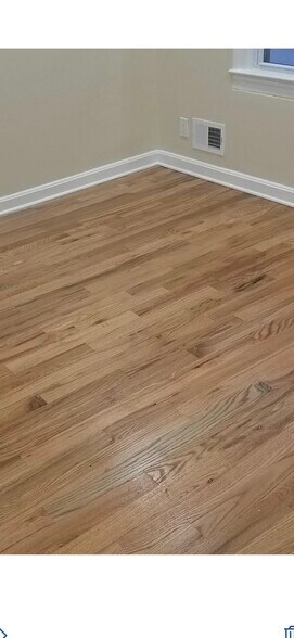 Building Photo - 489 Norwood St