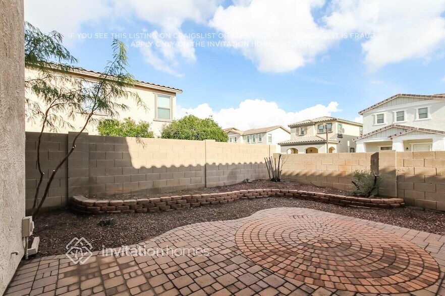 Building Photo - 11166 W McKinley St