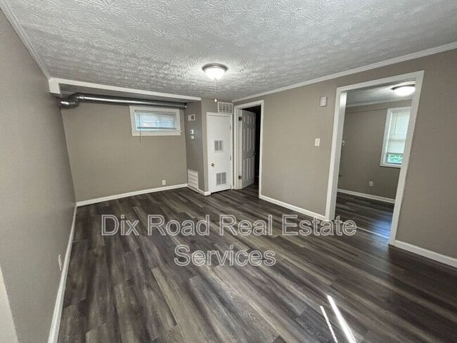 Building Photo - 55 Forest Glen Ave