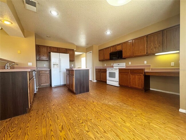 Building Photo - 305 Sterling Lake Dr
