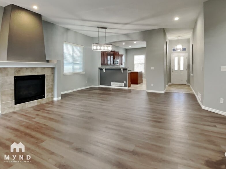 Building Photo - 10835 Heatherton St