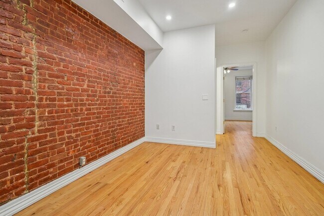 Building Photo - 815 Willow Ave