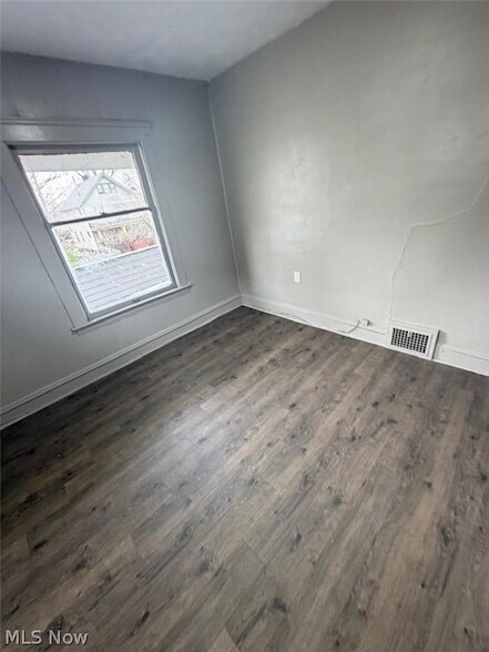 Building Photo - 9529 Mt Auburn Ave