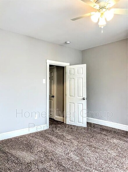 Building Photo - 544 N Wanamaker St