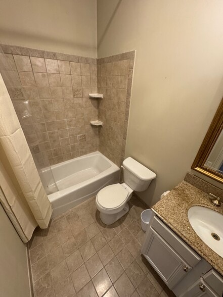 Building Photo - 200 Winding Stair Trl