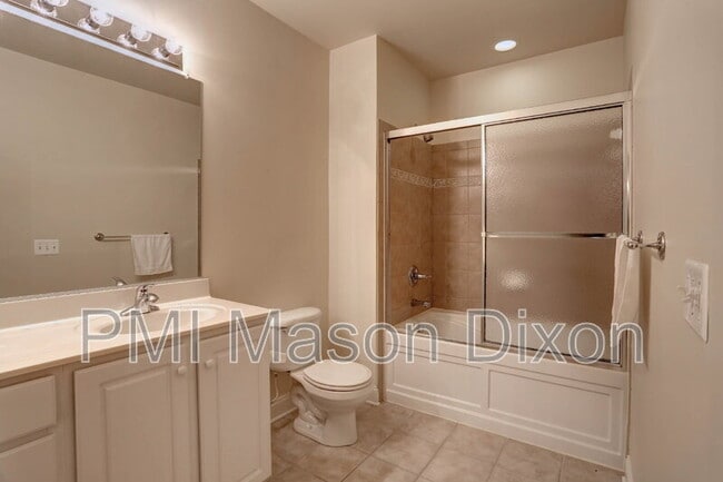 Building Photo - 5801 Clipper Ln