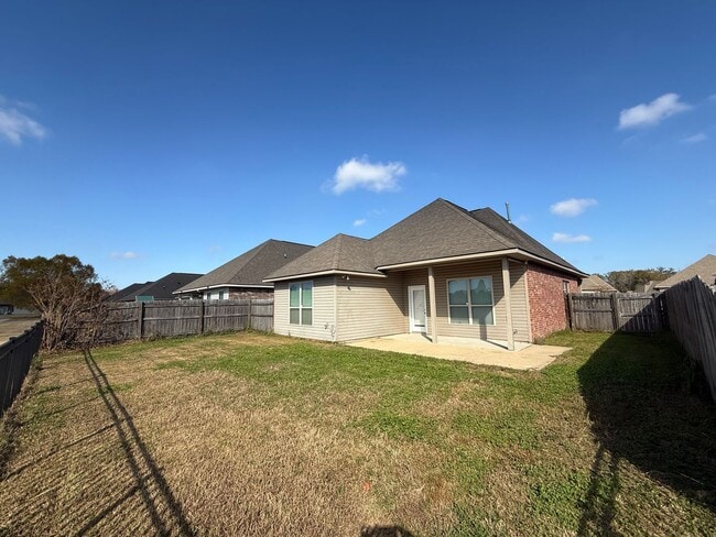 Building Photo - New Lake Front Home in Magnolia Lakes off Burbank Near Staring