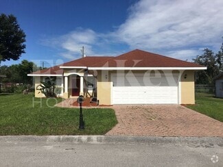Building Photo - 5125 Bird Ln