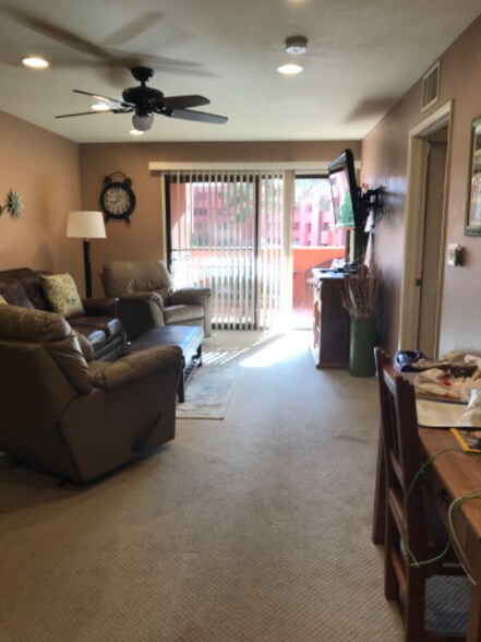 Building Photo - 4303 E Cactus Rd