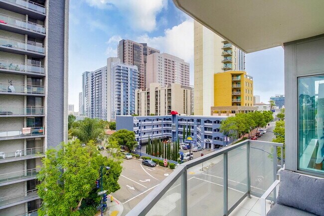 Building Photo - Skyline Views & Sophisticated Corner Living at Aria in Cortez Hill