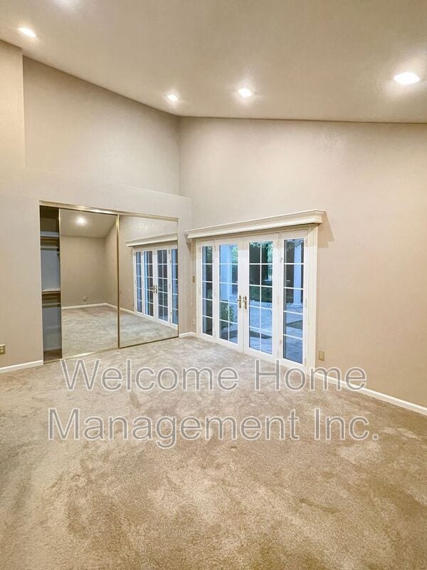 Building Photo - 4310 Canyon Crest Rd W