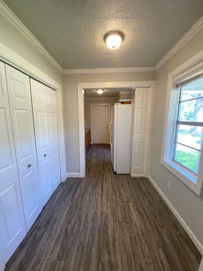 Building Photo - Cute 3 Bed 1 Bath Near Tinker AFB