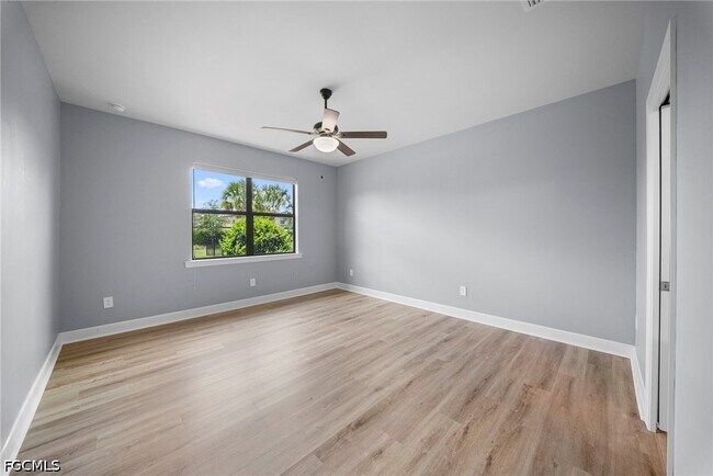 Building Photo - 3685 E Hampton Cir