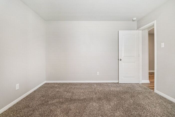 Building Photo - 4012 Calvary Ct