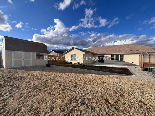 Building Photo - Large Home in Dayton with Mother In Law Quarters