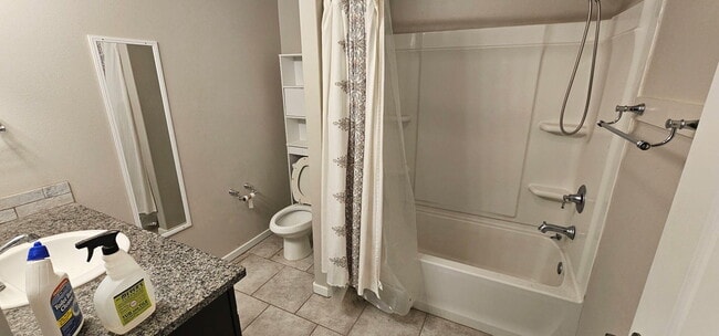 Building Photo - 13812 Sherman Ave