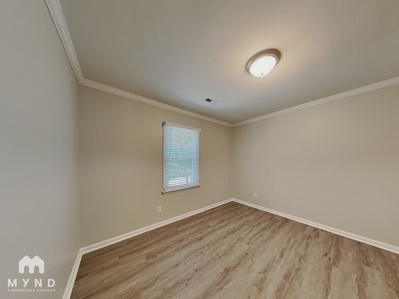 Building Photo - 136 Lema Dr