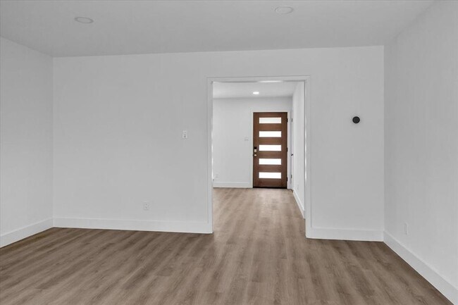 Building Photo - 1411 Manford Hill Dr