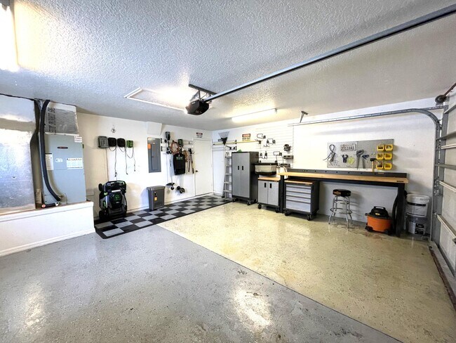 Building Photo - 1171 Tamango Dr