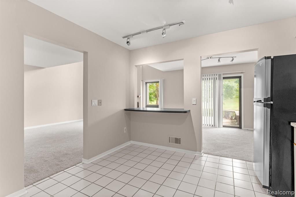 Building Photo - 644 Ashley Cir E