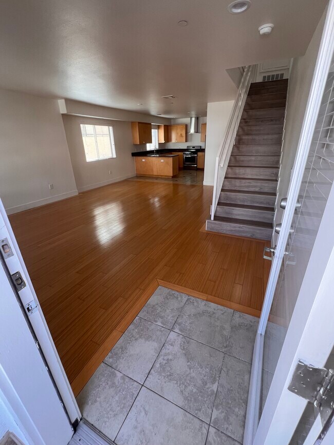 Building Photo - HST