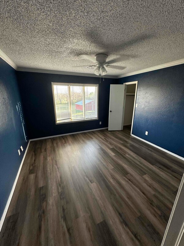 Building Photo - 9224 W 1st St