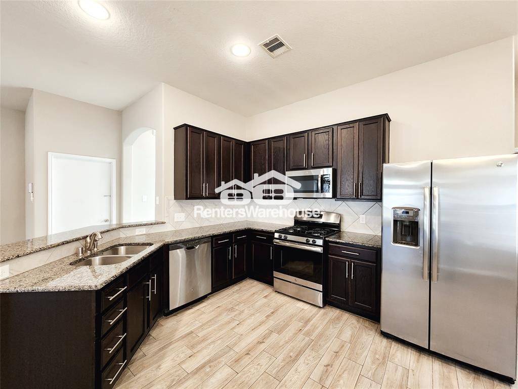 Building Photo - 14534 Myers Dr