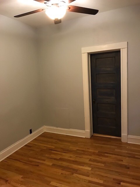 front bedroom - 25 E Exposition Ave