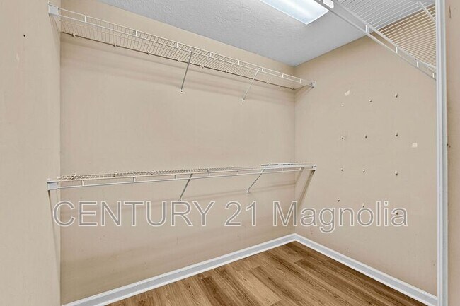 Building Photo - 934 Sedgefield Cir