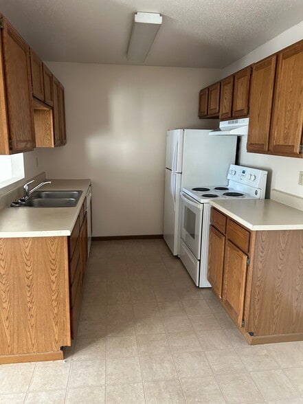 Building Photo - Eastwood Apartments