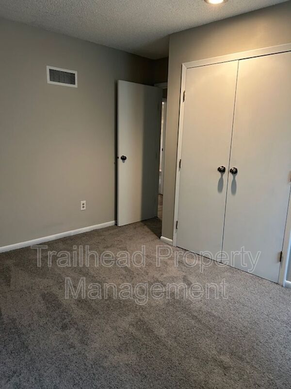 Building Photo - 1035 NW 70th Ct