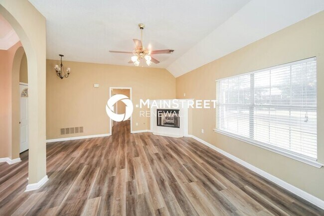Building Photo - 4 Bedroom Pet-Friendly Home in OLIVE BRANCH, MS with Main Street Renewal