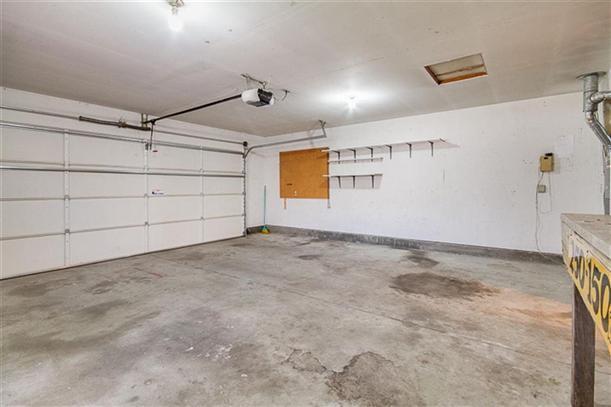 Building Photo - Charming Single Level Home with Open Floor...