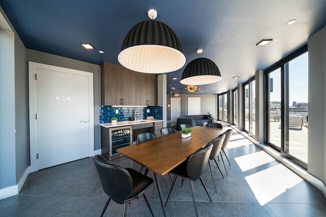 Building Photo - 338 Newark Ave