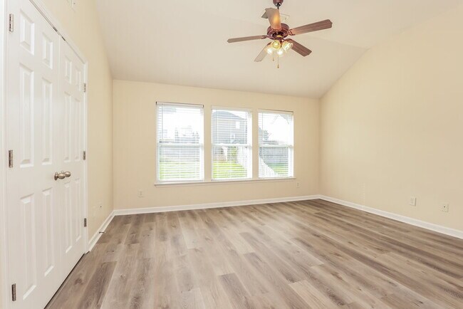 Building Photo - 7854 Rainey Dr