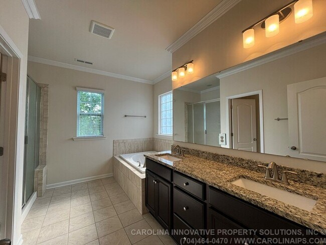Building Photo - 385 Hawks Creek Pkwy