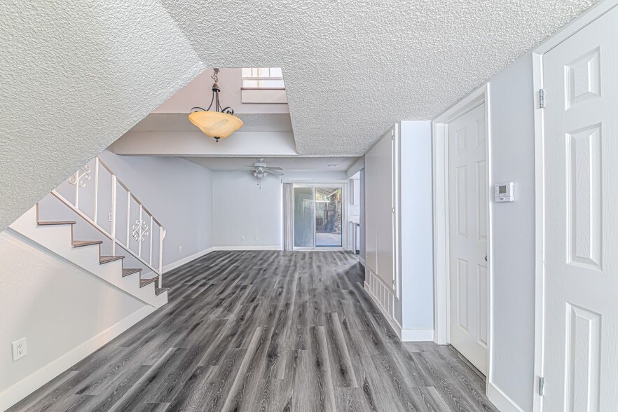 Building Photo - 1600 Mabury St