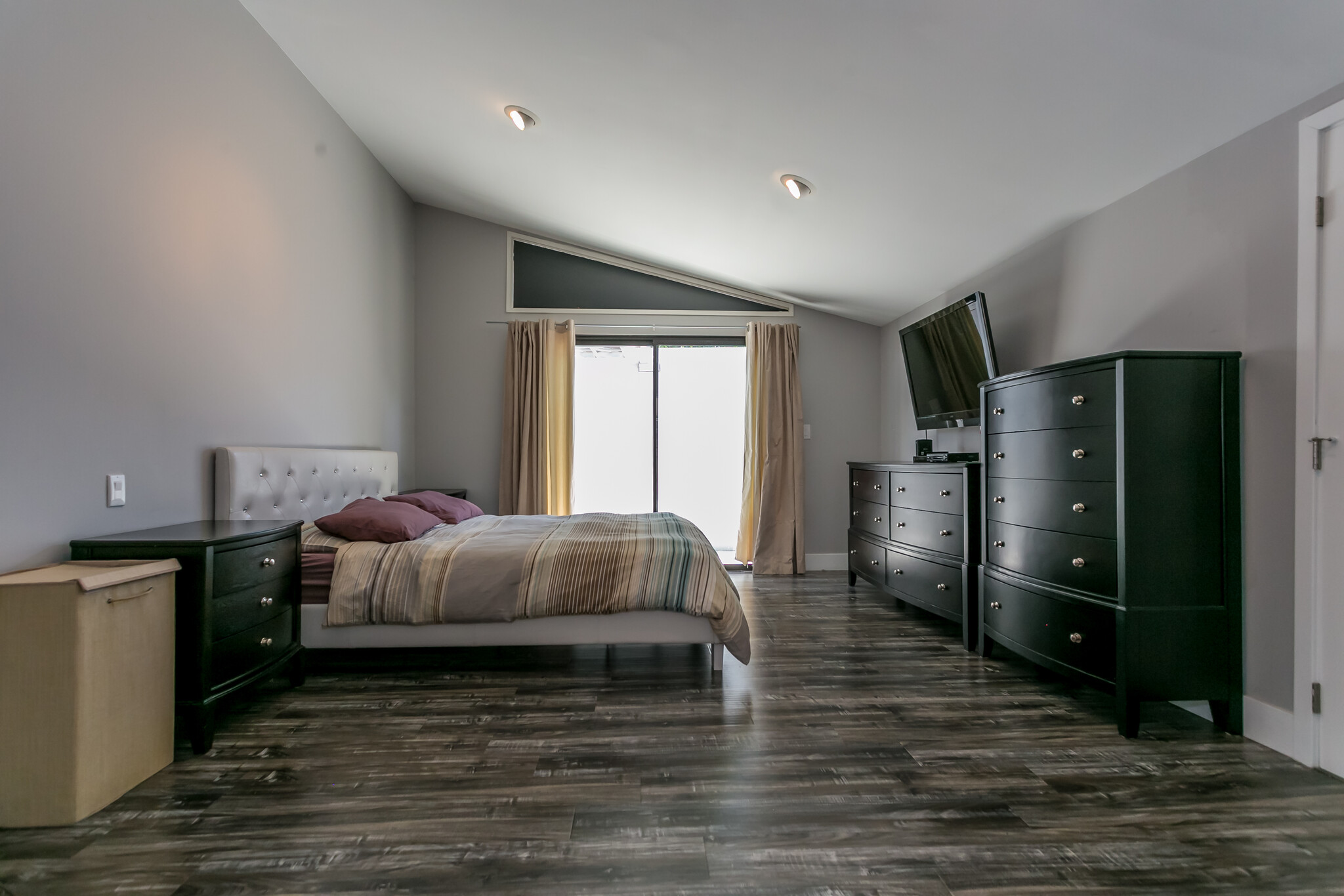 Building Photo - 6345 Jumilla Ave