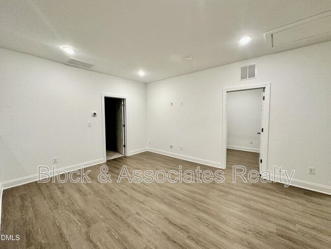 Building Photo - 2093 Maggie Vly Dr