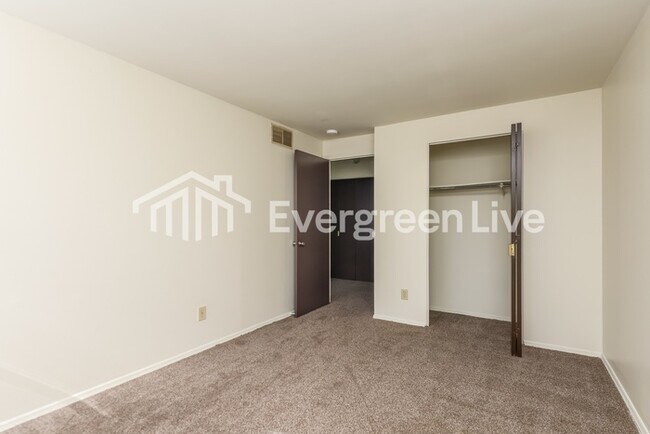 Building Photo - 7761 Mt Hood