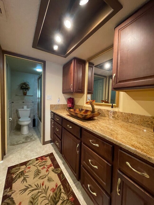 Building Photo - 14459 River Beach Dr