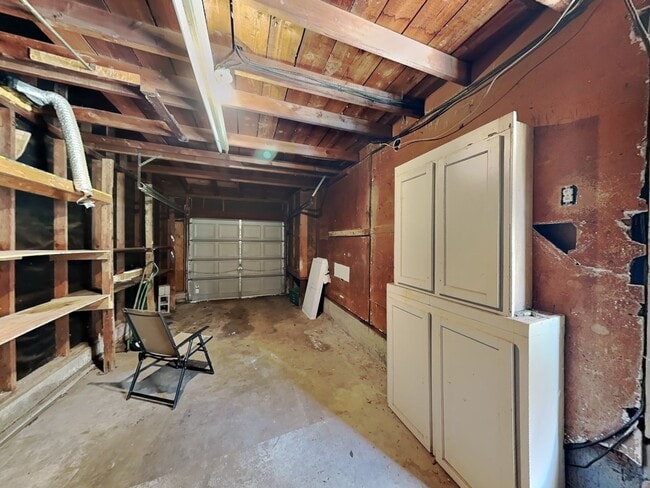 Building Photo - Quaint 3 bedroom in the Wilshire Addition ...