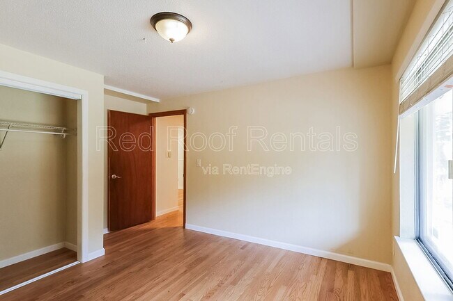 Building Photo - 4414 67th Ave W