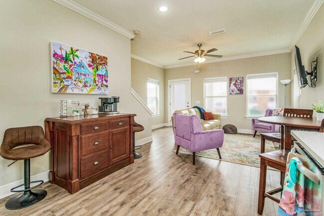 Building Photo - 1002 W Main St