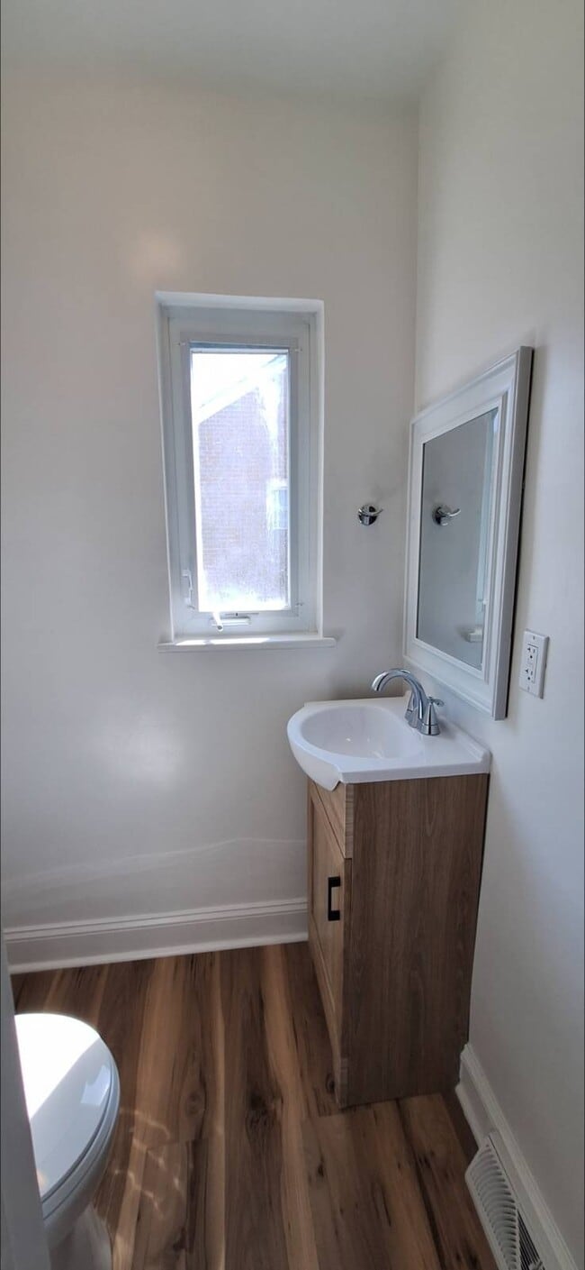 Building Photo - 20405 Williams St