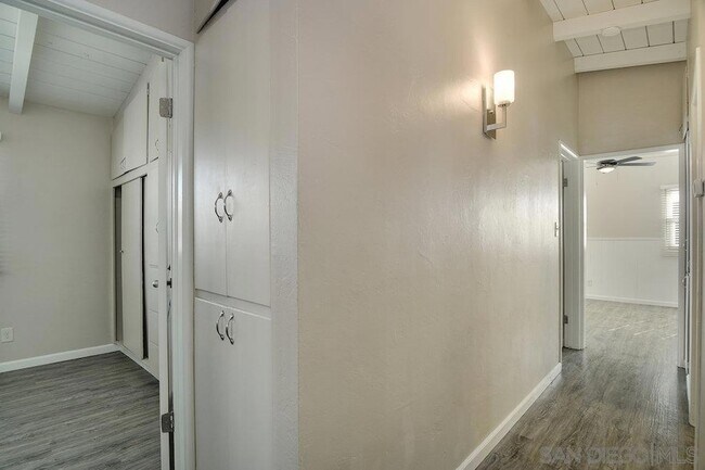 Building Photo - 5220 Cass St