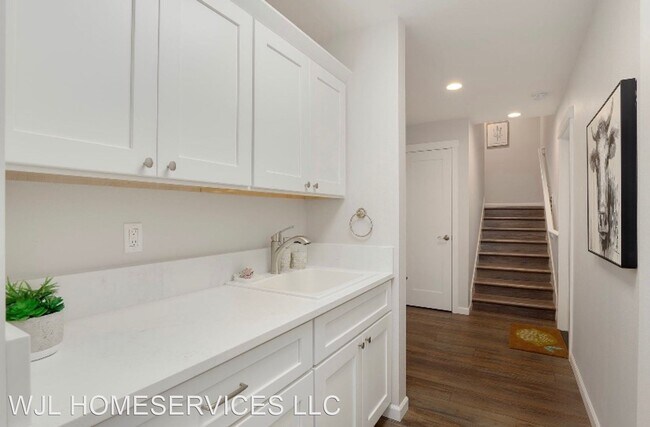 Building Photo - 2 br, 2.5 bath House - 1228 Bellefield Par...