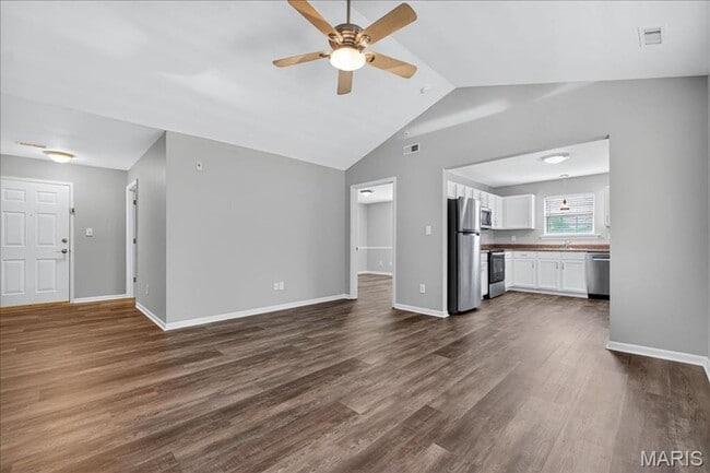 Building Photo - MOVE IN READY condo in Lake St. Louis